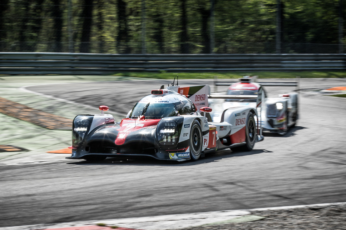 Toyota dominó las pruebas de Monza
