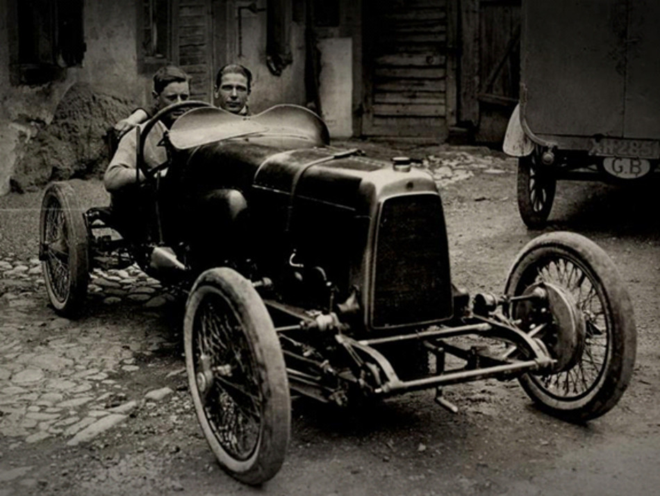 Aston Martin-1