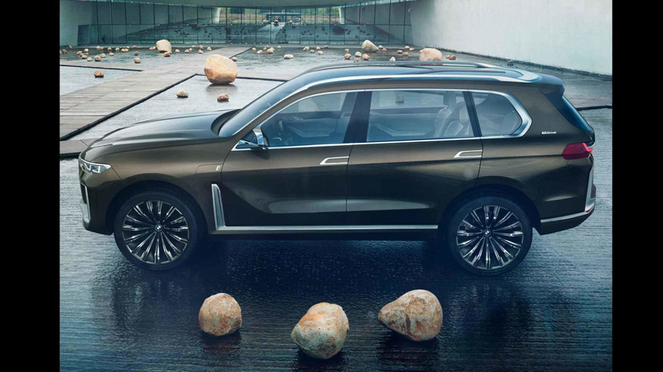 X7 lateral