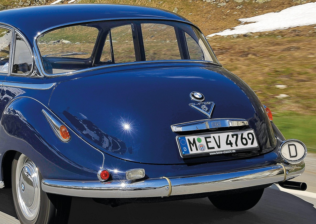 El clásico BMW 501 de 1952 y sus derivados - Motor y Racing