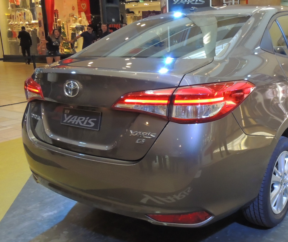 Yaris-2