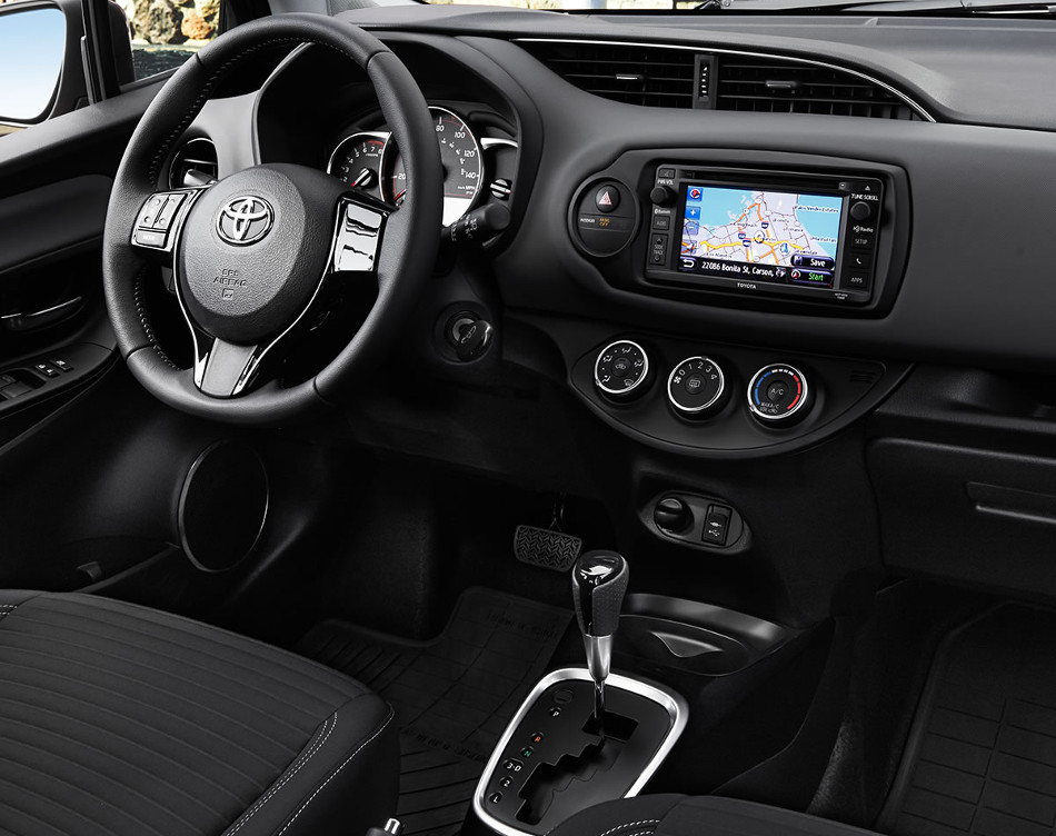 Yaris-4