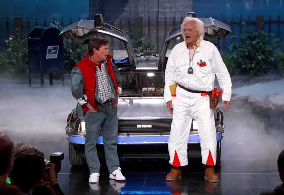 Браун макфлай. Марти Макфлай и док. Marty MCFLY and doc Brown. Доктор Браун назад в будущее. Док Браун Винфилд.