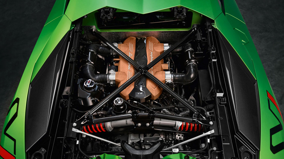 Aventador-5