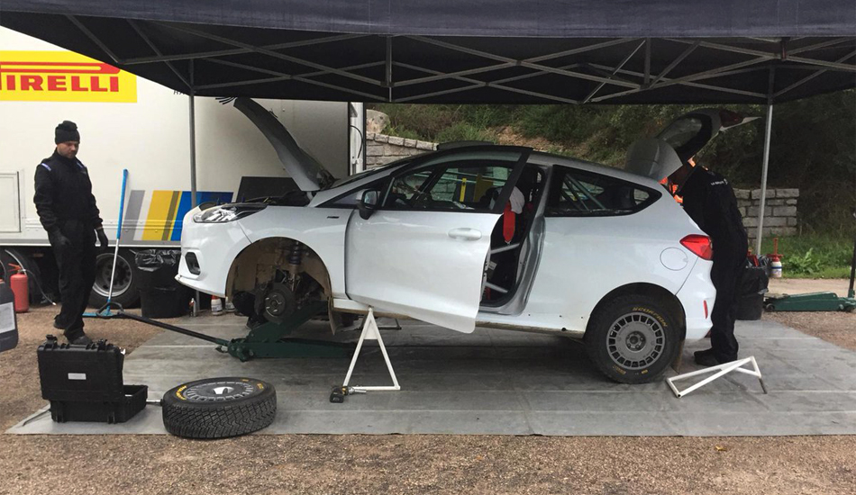 Ford Fiesta R2 2019 (prototipo), test M-Sport Cerdeña. Vía Twitter: Matteo Deriu