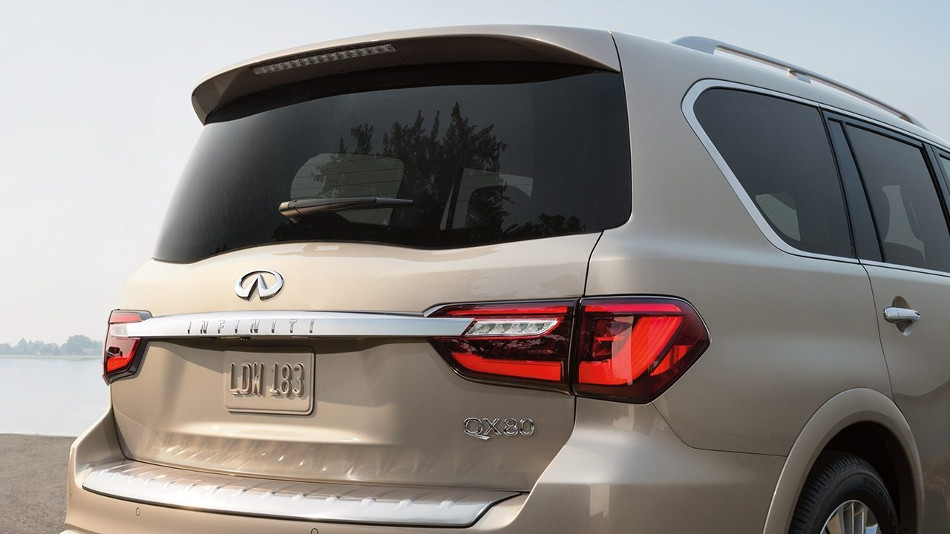 Infiniti QX80-3