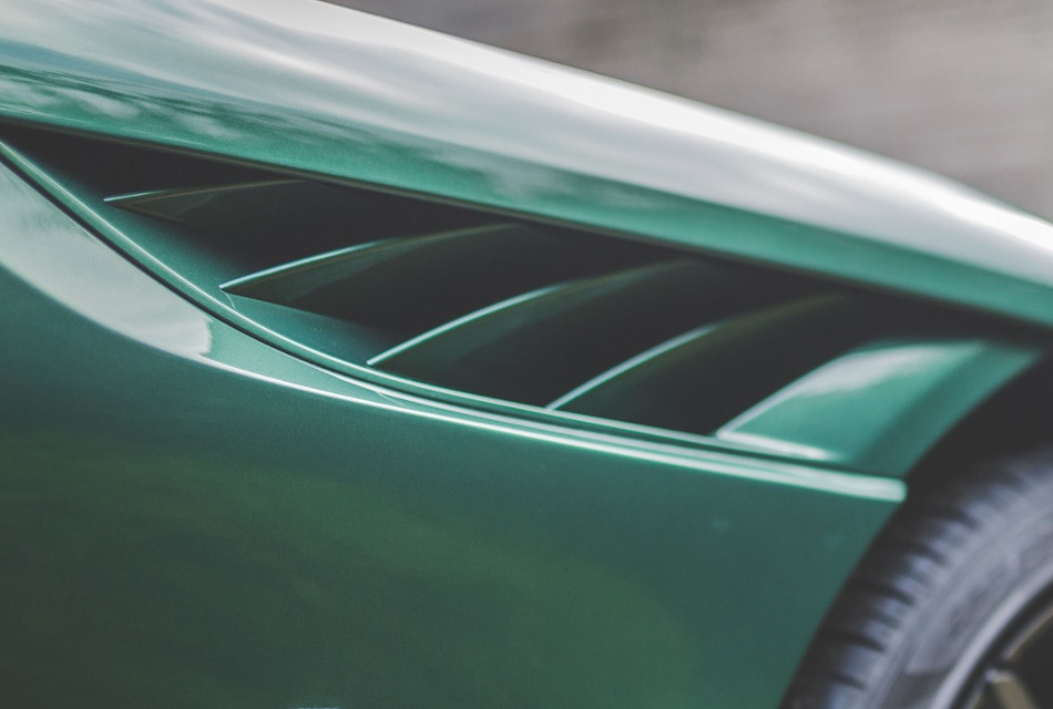 AstonMartin-3