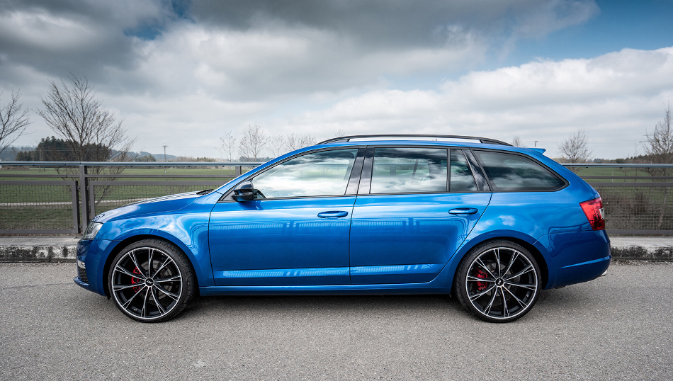 Octavia RS lateral