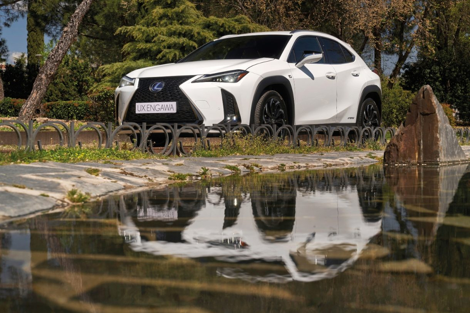 Lexus foto lateral