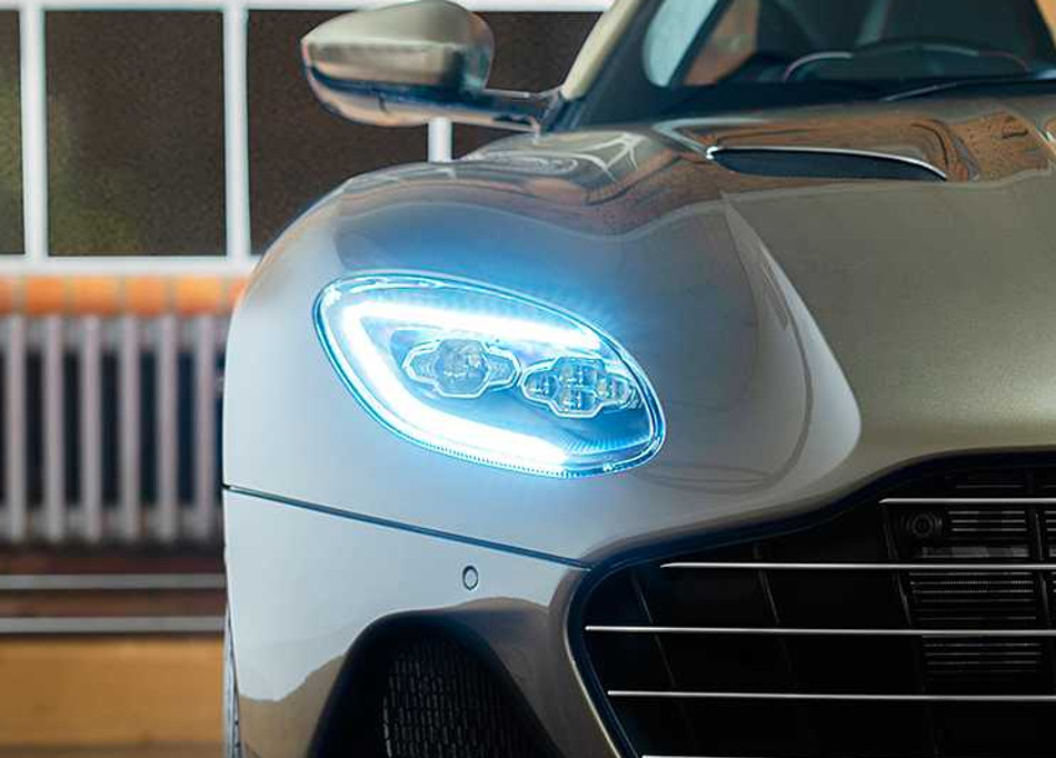 Aston Martin-1