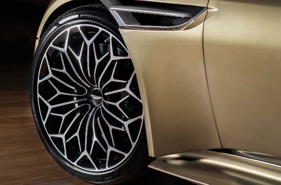 Aston Martin-3
