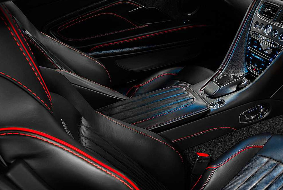 Aston Martin-5