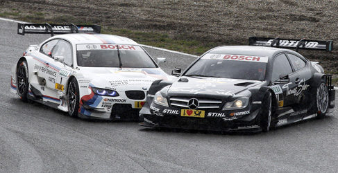 Tomczyk golpea a Paffett