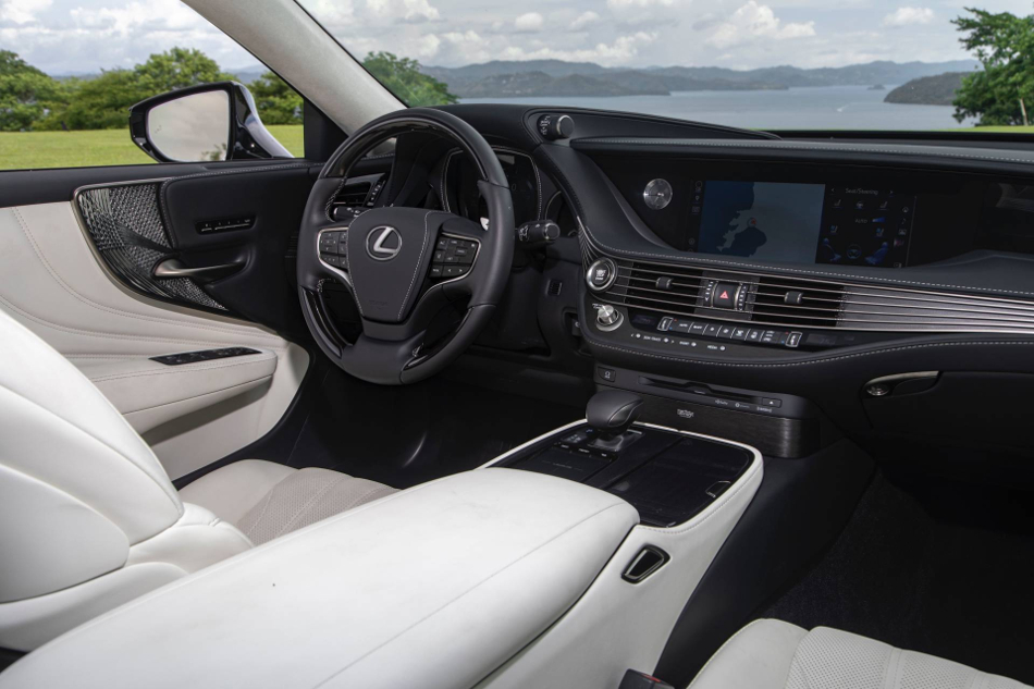 LS 500 interior