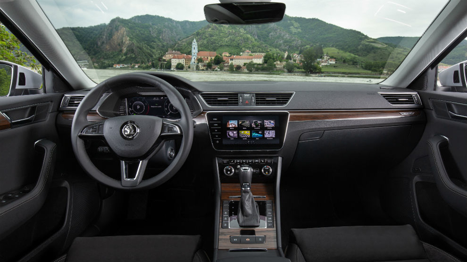 Superb Scout interior
