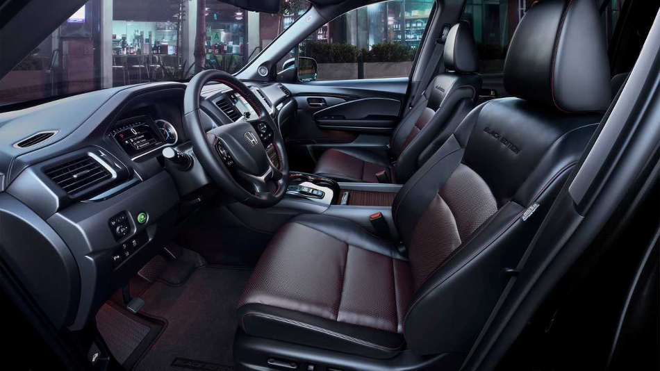 Pilot Black Edition interior