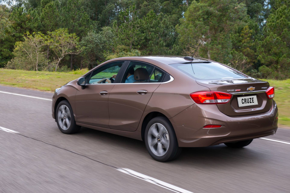 Cruze Sedán