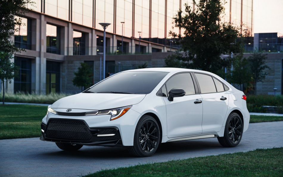 Toyota Corolla Nightshade Edition Motor y Racing