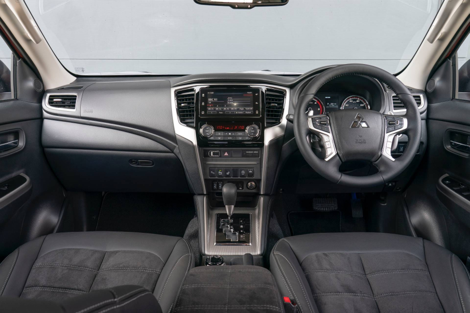 L200 interior