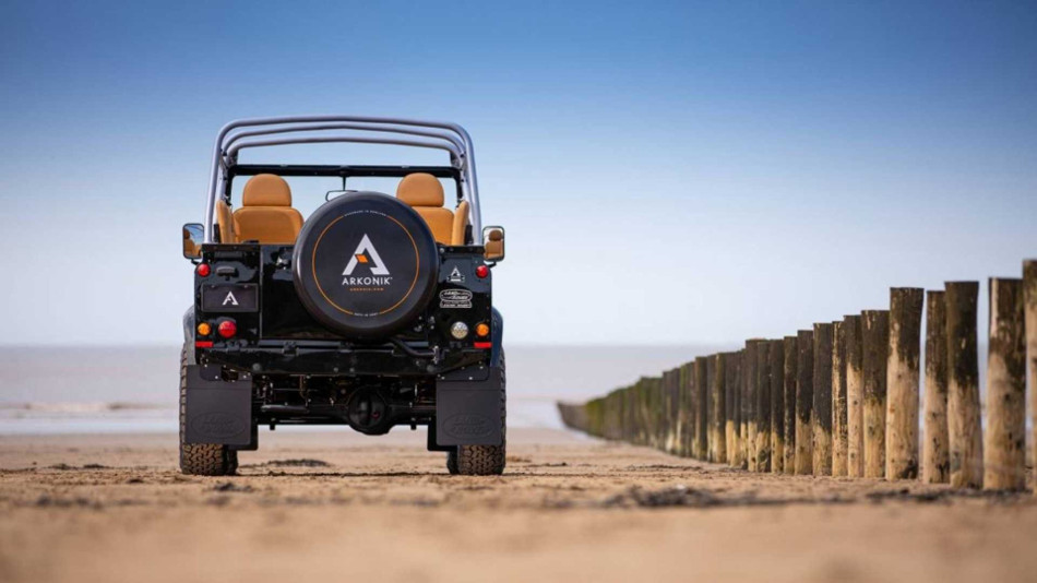 LandRover-1
