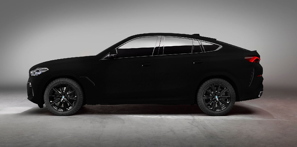 X6 Vantablack lateral