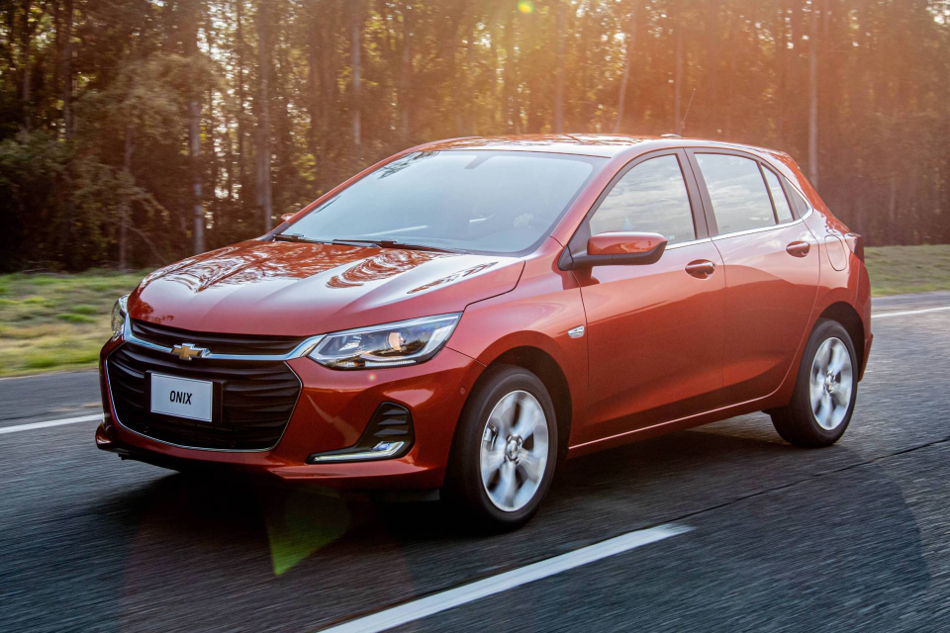Onix hatchback lateral