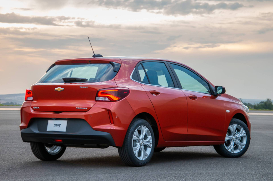 Onix hatchback posterior
