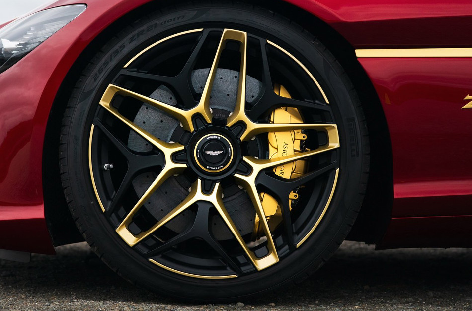 AstonMartin-3