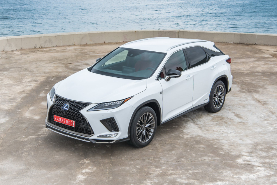 Lexus RX lateral