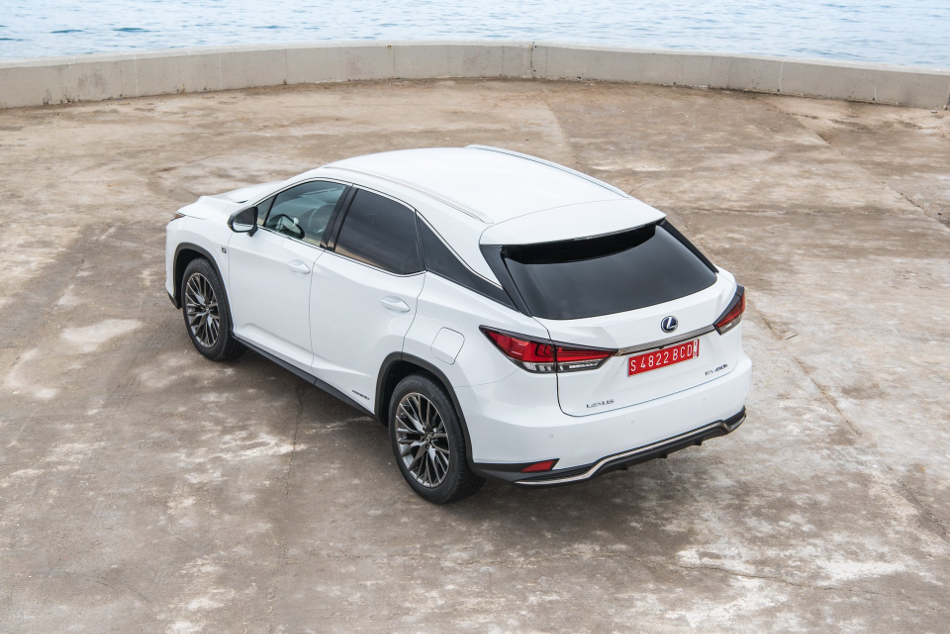 Lexus RX posterior