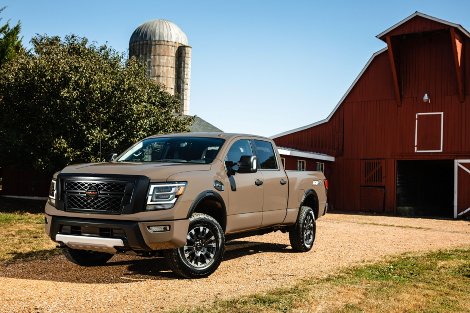 Nissan Titan XD lateral