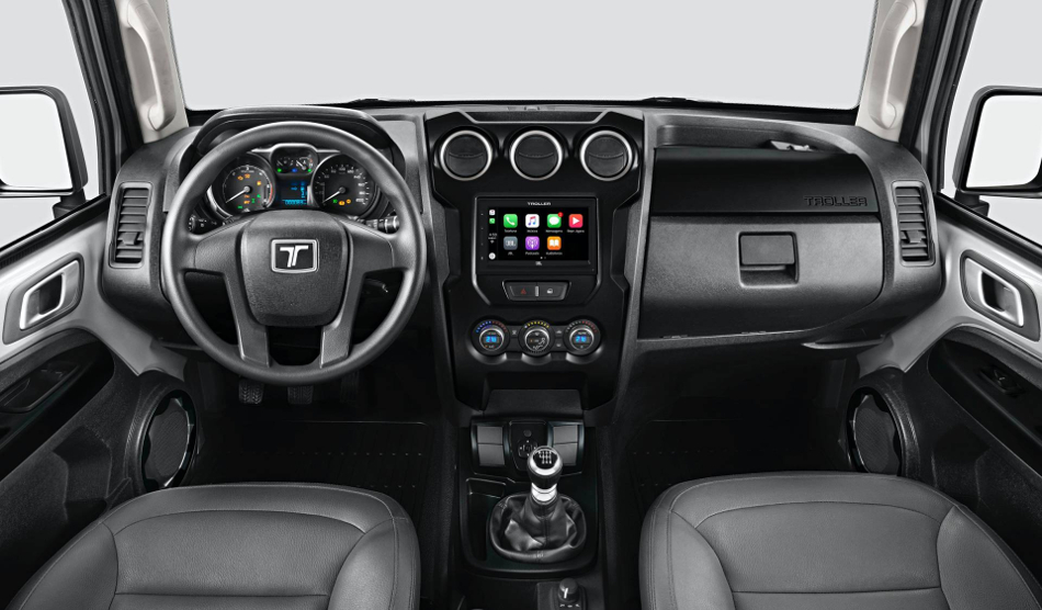 Troller T4 interior