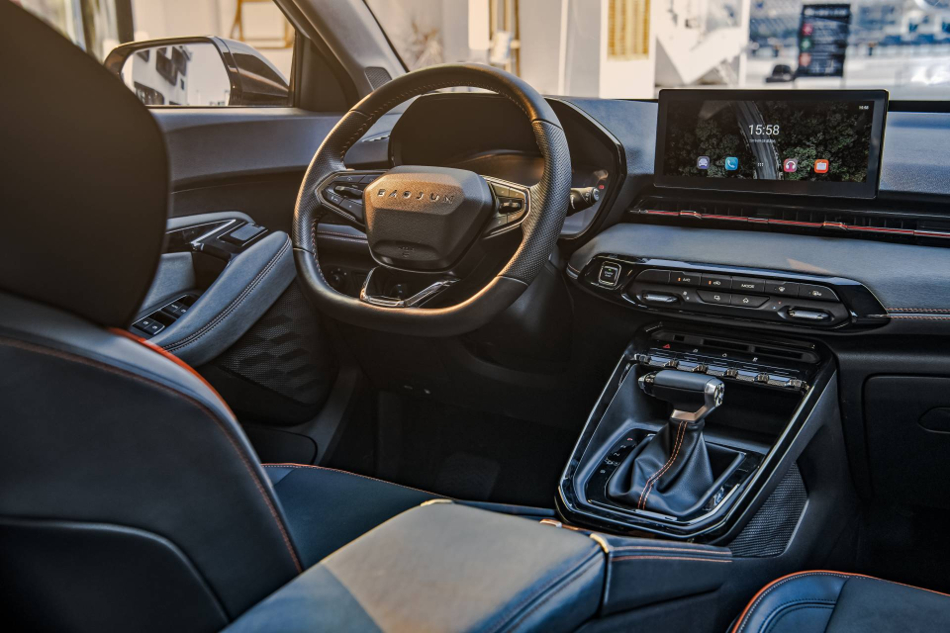 Baojun RS-3 interior