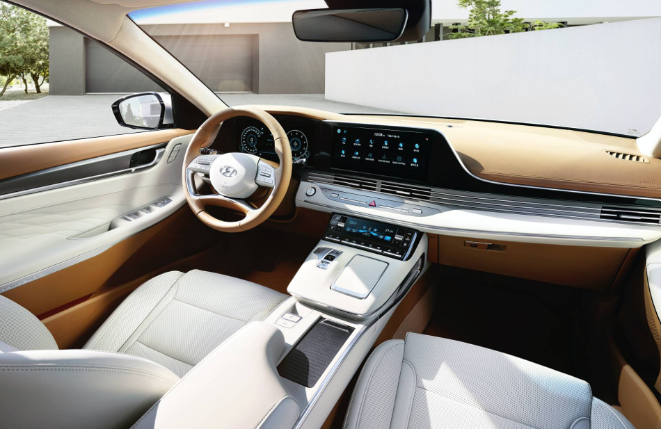 Grandeur interior