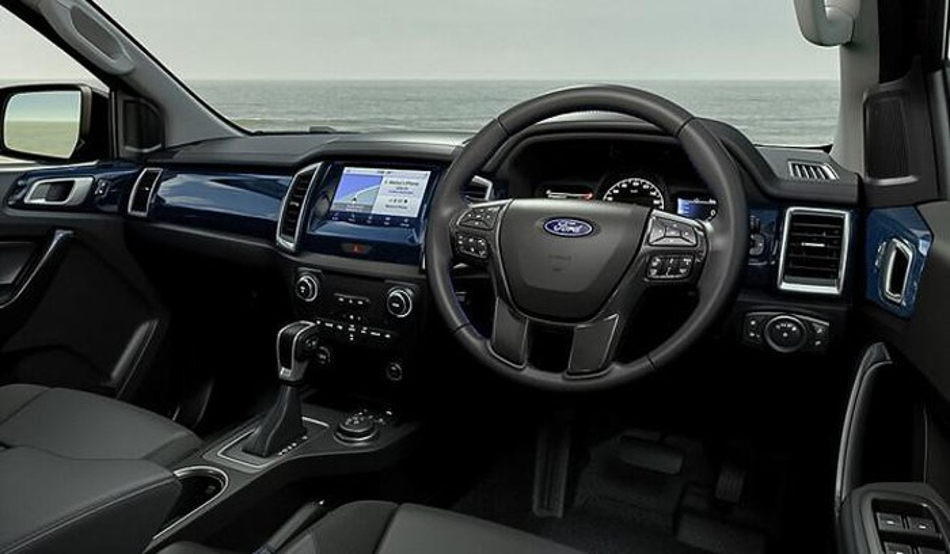 Everest Sport interior