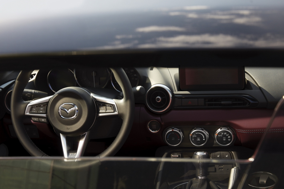 MX-5 salpicadero
