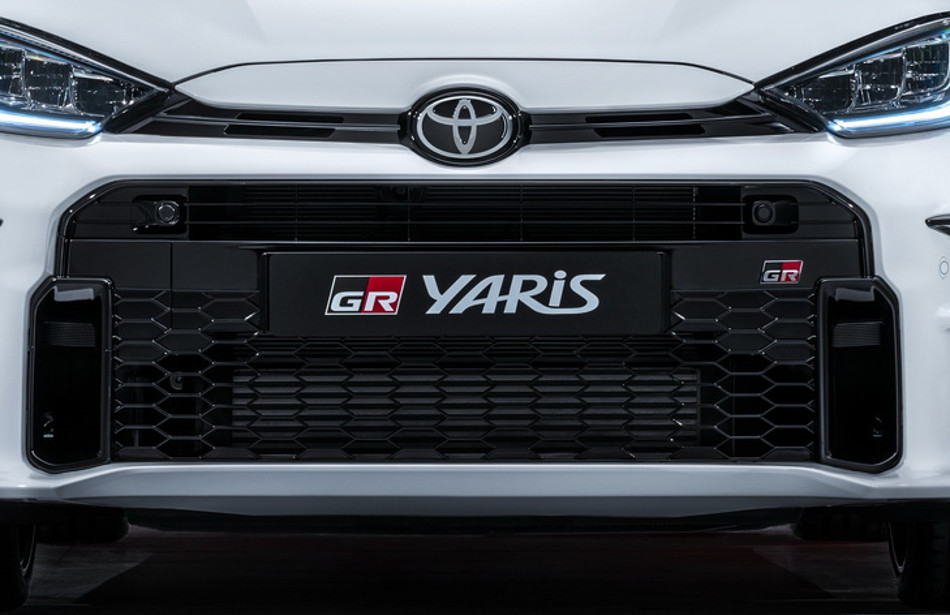 Yaris-2
