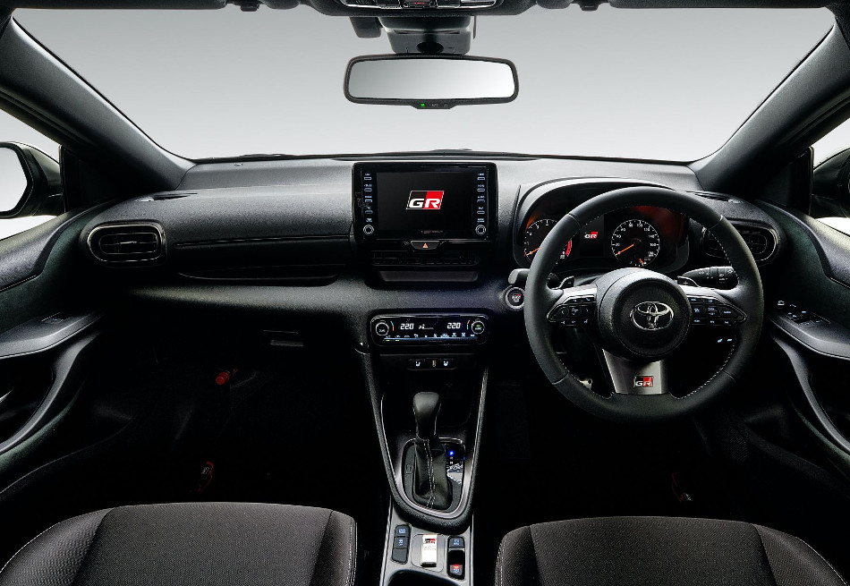 Yaris-4