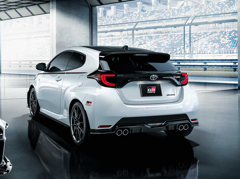 Yaris-4