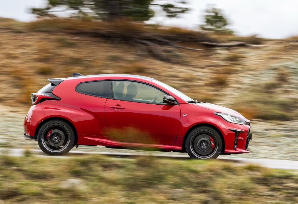Yaris-2