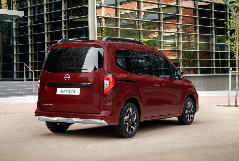 Nissan-4