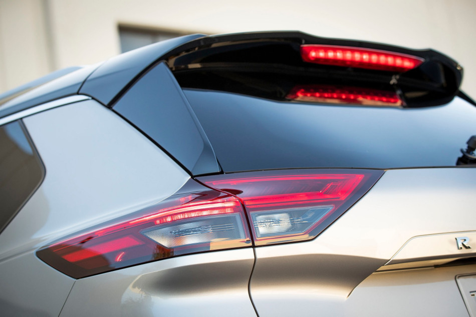Nissan-3
