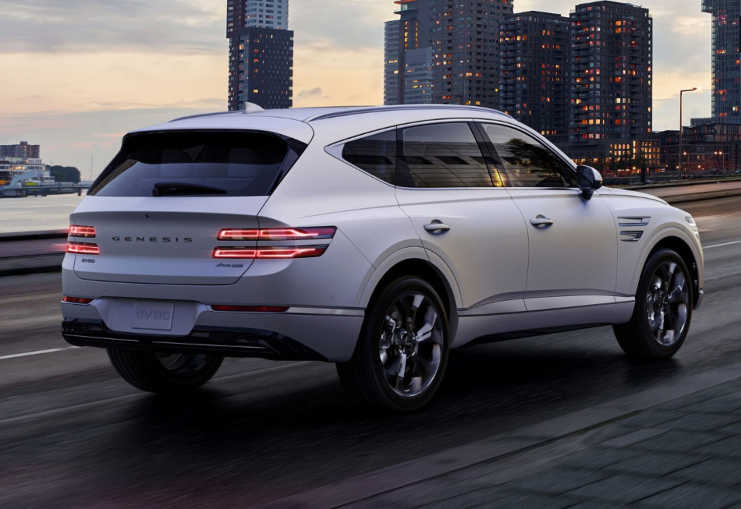 Genesis GV80 Prestige Signature Motor y Racing