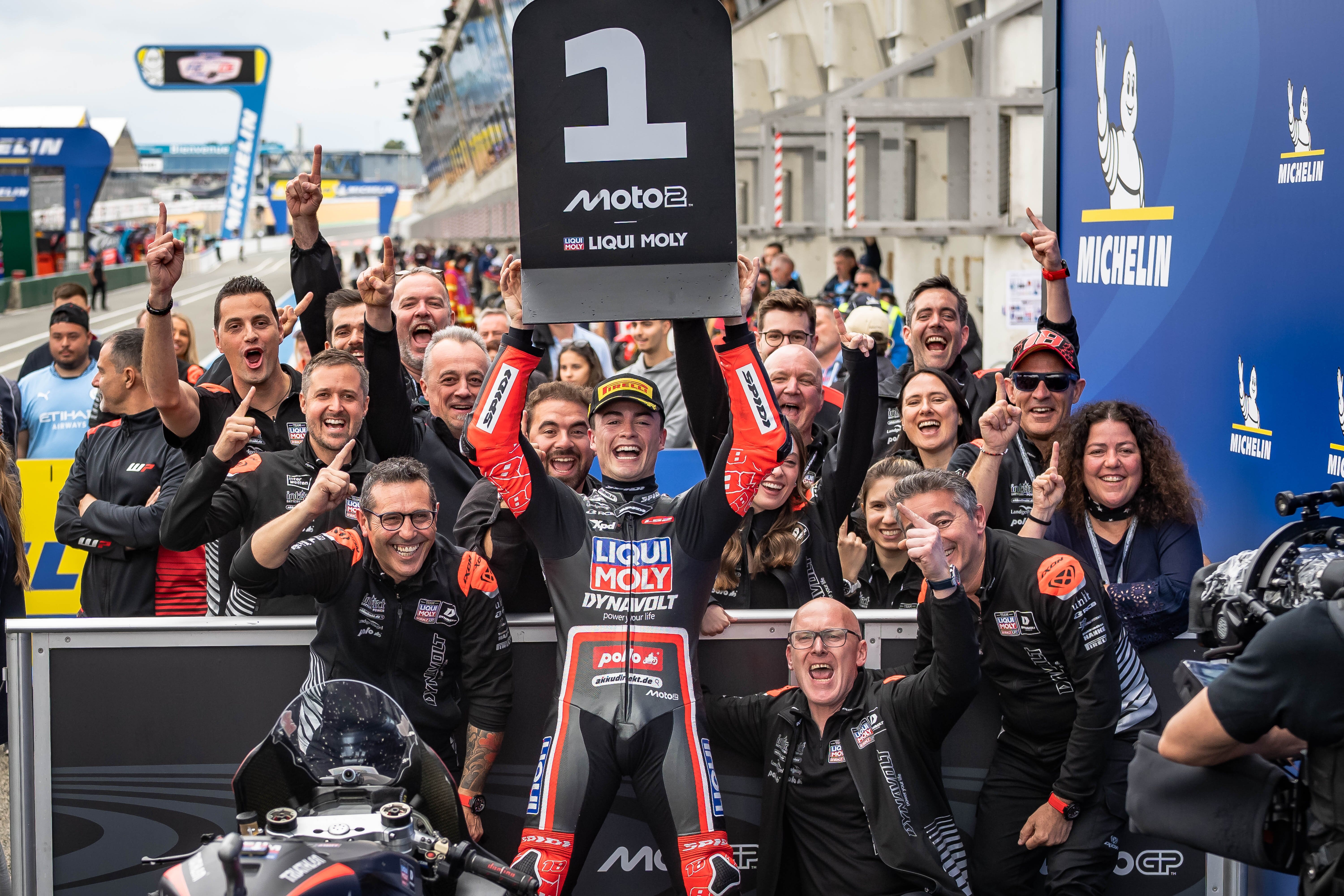 Nueva victoria para Manu González en el GP de Francia 2025 de Moto2