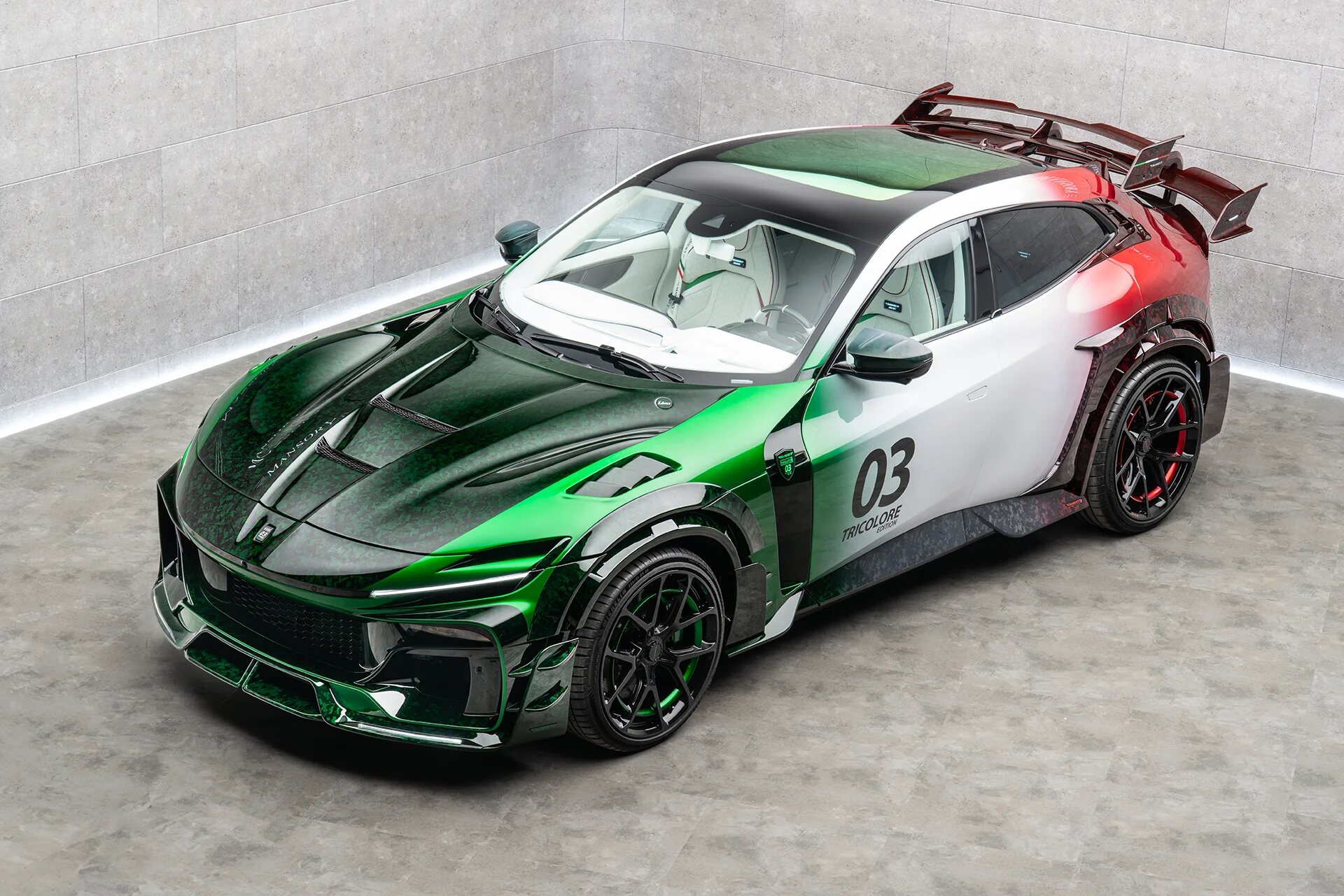 El Ferrari Purosangre Mansory: para gustos, colores, y este en concreto es tricolor