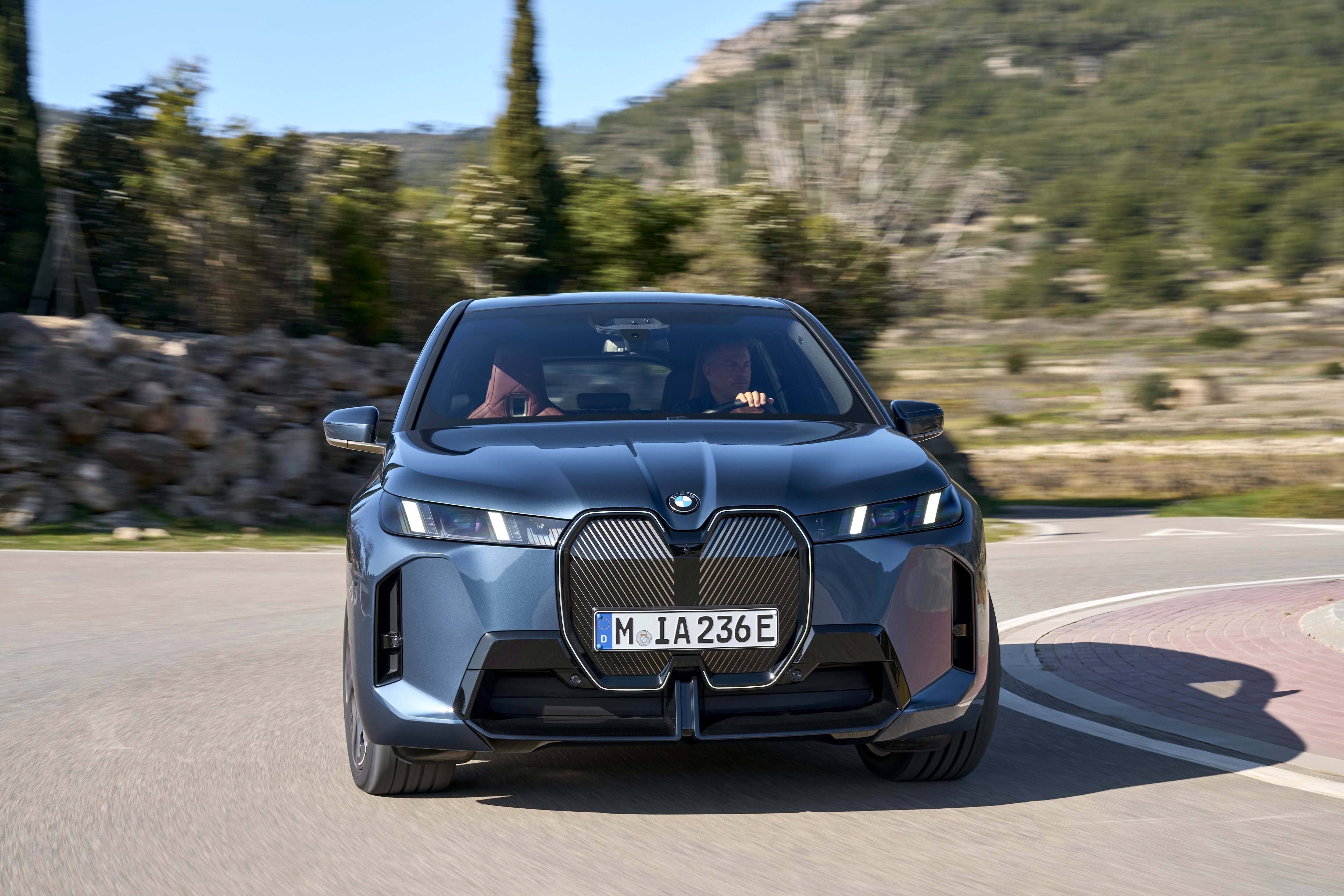 BMW – iX