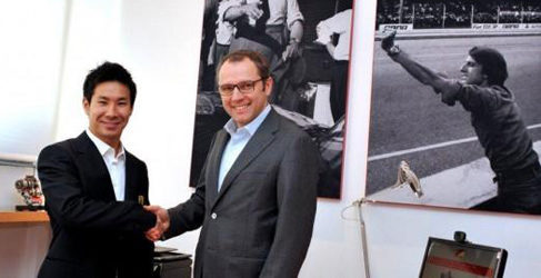Kamui Kobayashi y Stefano Domenicali