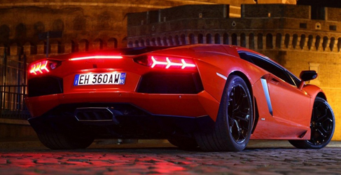aventador 2000 unidades