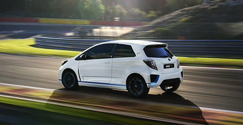 Toyota Yaris Hybrid-R