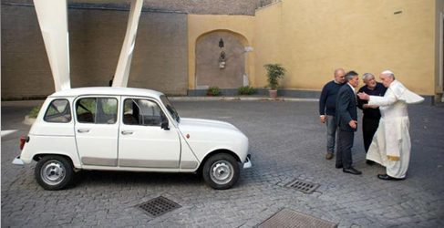 Renault 4 del Papa francisco